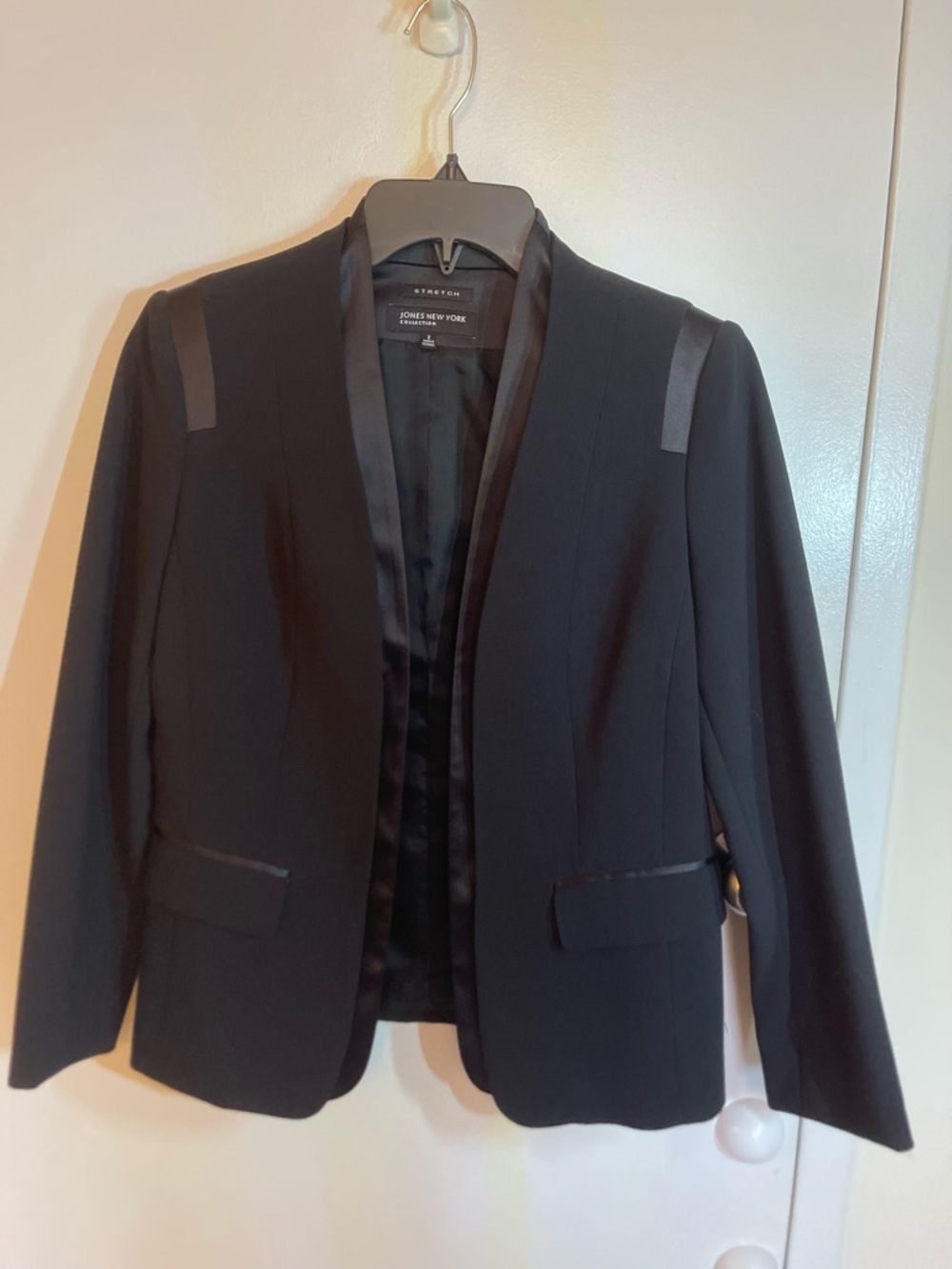 Jones New York Black Open-Front Satin Trim Blazer